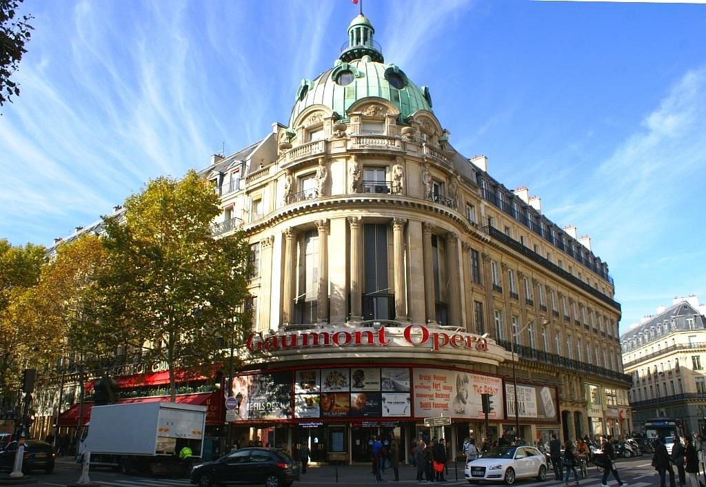 Hotel des Grands Boulevards Paris boutique courtyard restaurant 2nd arrondissement