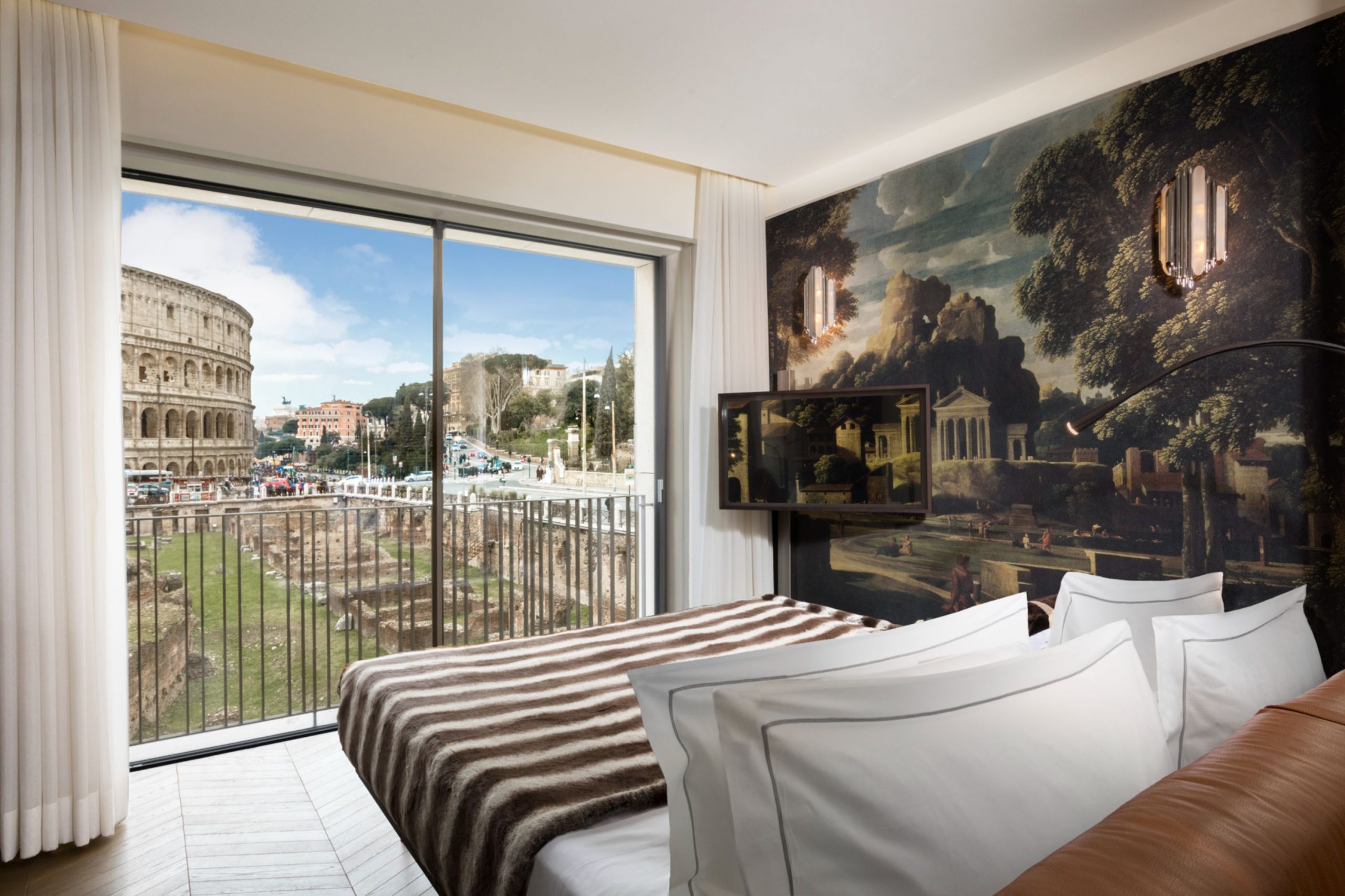 Hotel Palazzo Manfredi Rome with direct Colosseum view rooms
