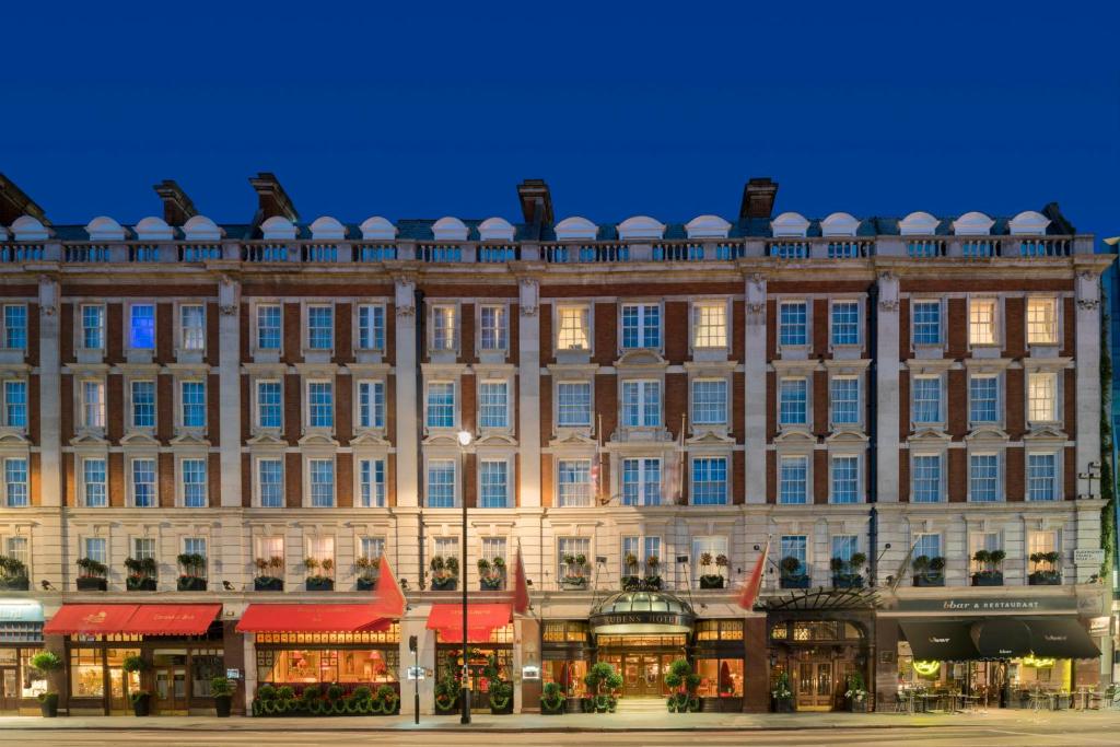 The Rubens at the Palace hotel Victoria London, Royal Mews view near Buckingham Palace
